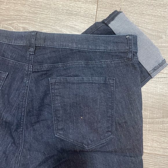 Dark Denim Capri Pants - Picture 3 of 4